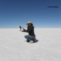 Sara Chiggi e suo marito (piccolo) nel Salar di Uyuni in Bolivia